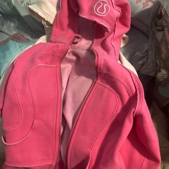 Too small - Picture 1 of 1